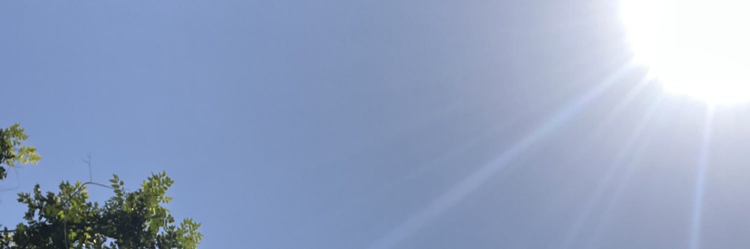 在泳池边跳河 banner