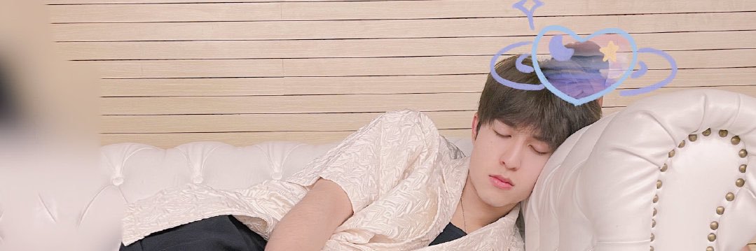 CHRISTMAS 🎄☃️🎅🏻 FT.EXO🍀 banner