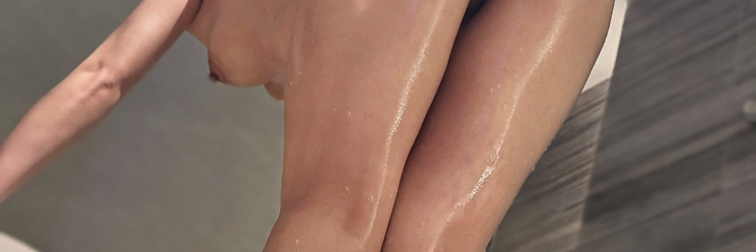 NTREWUROSE's profile banner image
