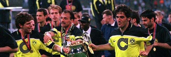 time da cidade de madrid com coroa real banner