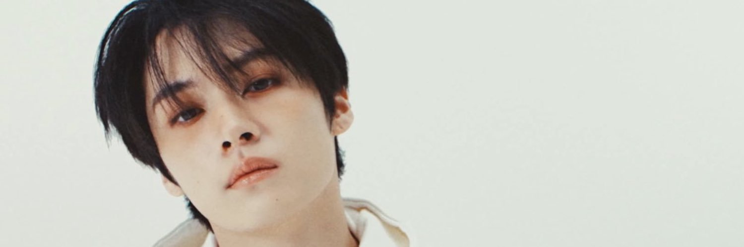 erynaezh's profile banner image