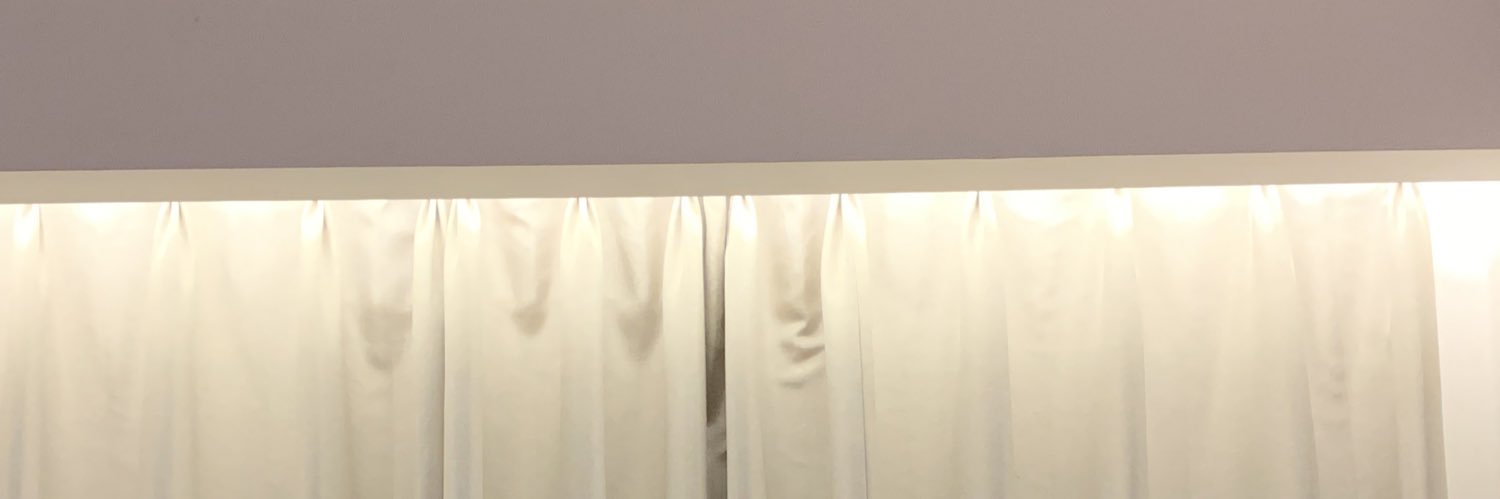 chin banner