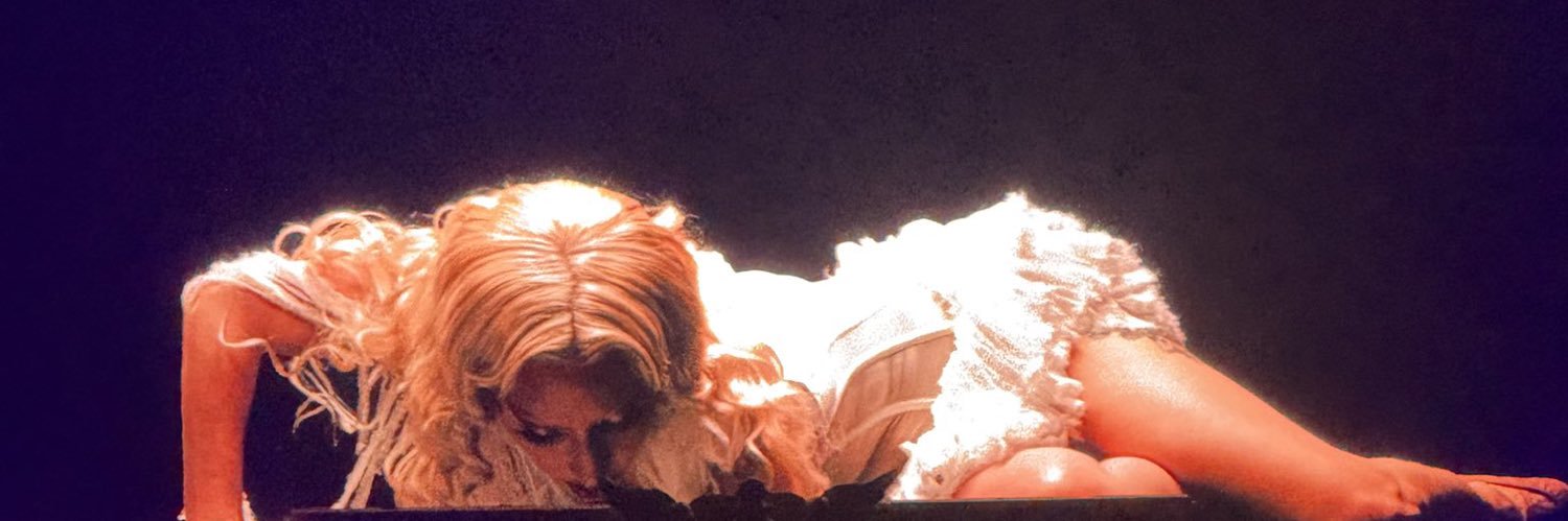 véro // ✽'s banner