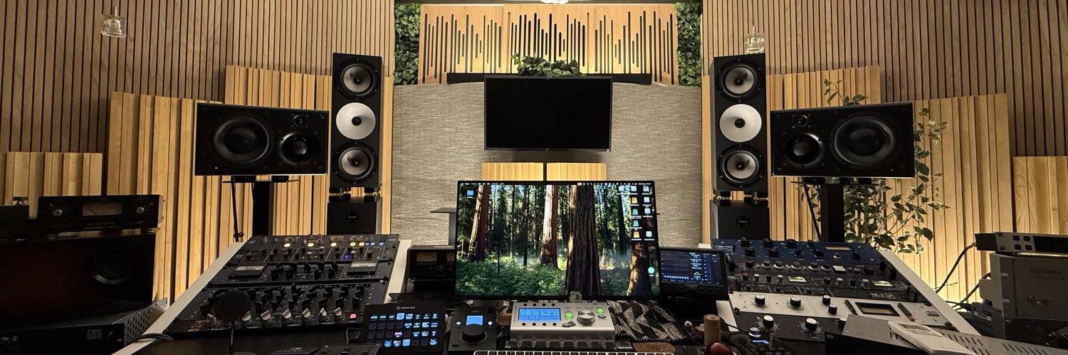 出羽 良彰(デワ ヨシアキ) banner