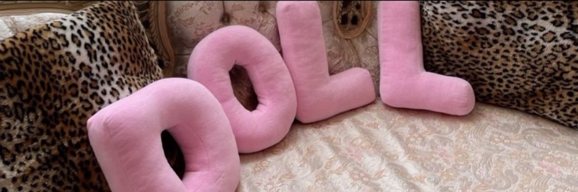 MISS LEO's banner