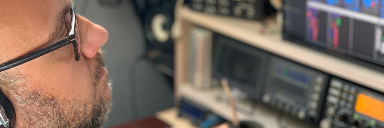 {Fabian/EB1TR} 📻 🧉 🐍 banner