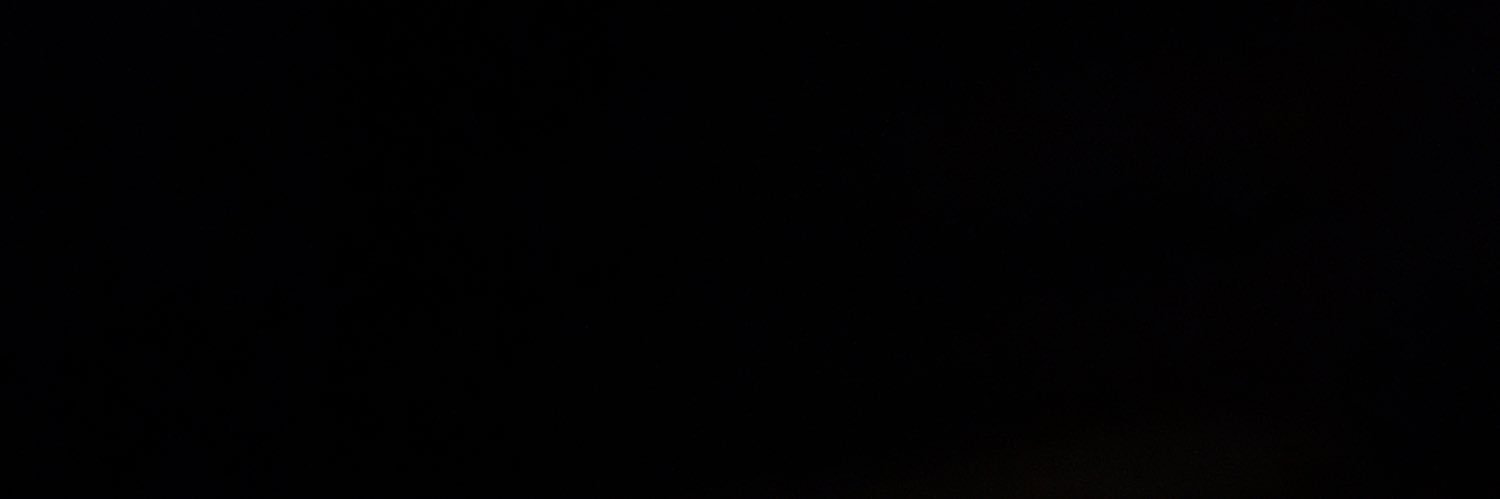 E K banner