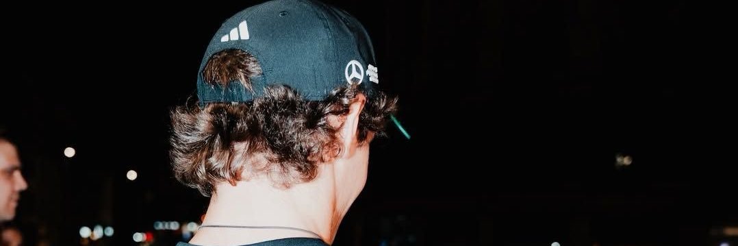 glswan's profile banner image