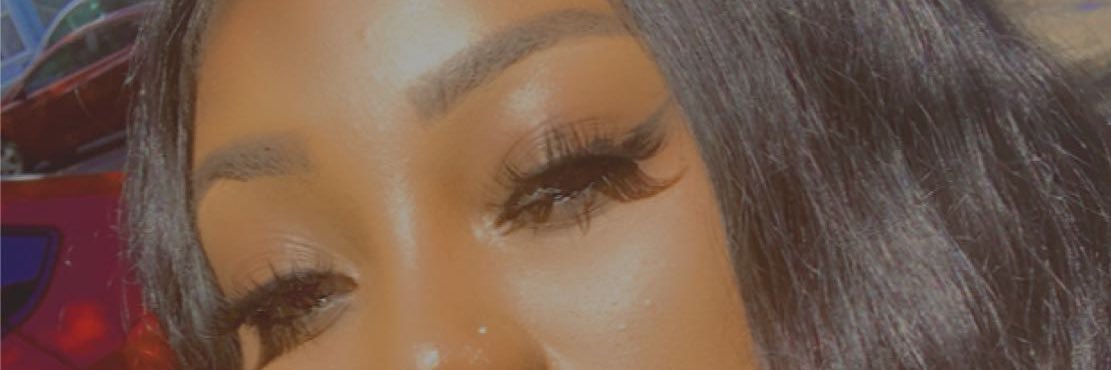 A 👑 banner