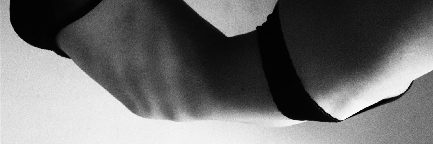curiosaaaah's profile banner image