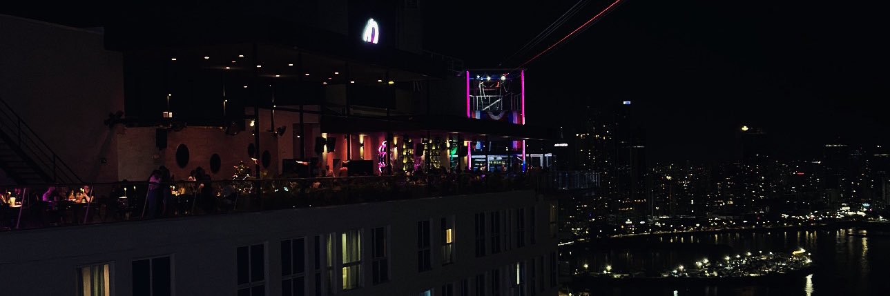 M A H E✨🦋 banner