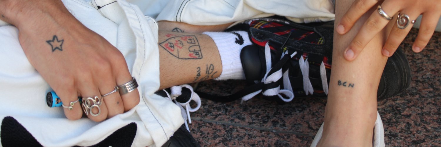 abrilcodinaa's profile banner image