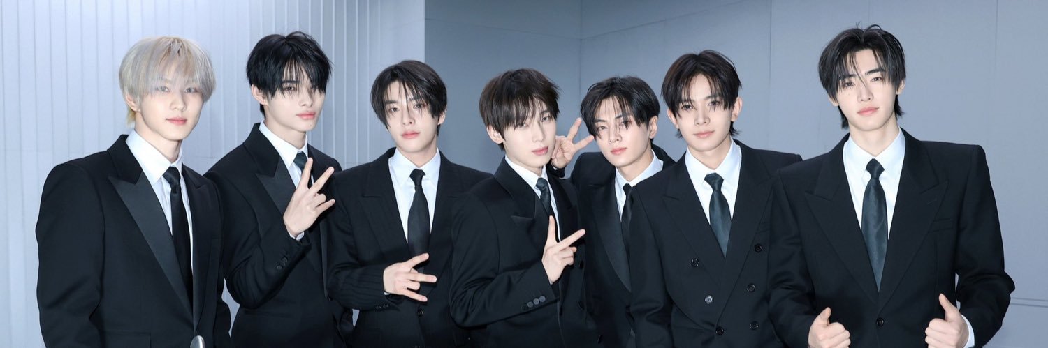 strawberry 🍓 락나 banner