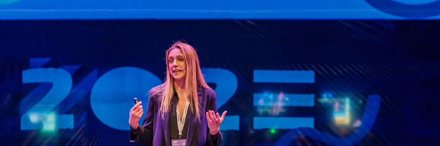 María Gómez banner