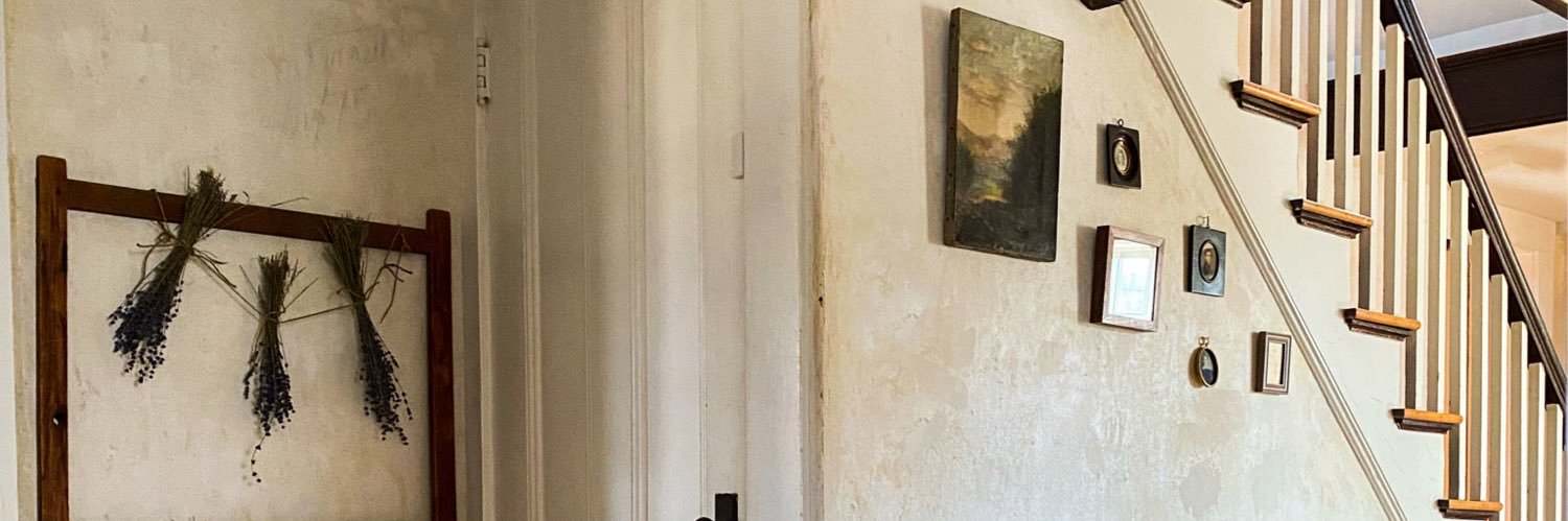 KellyLDaniell's profile banner image