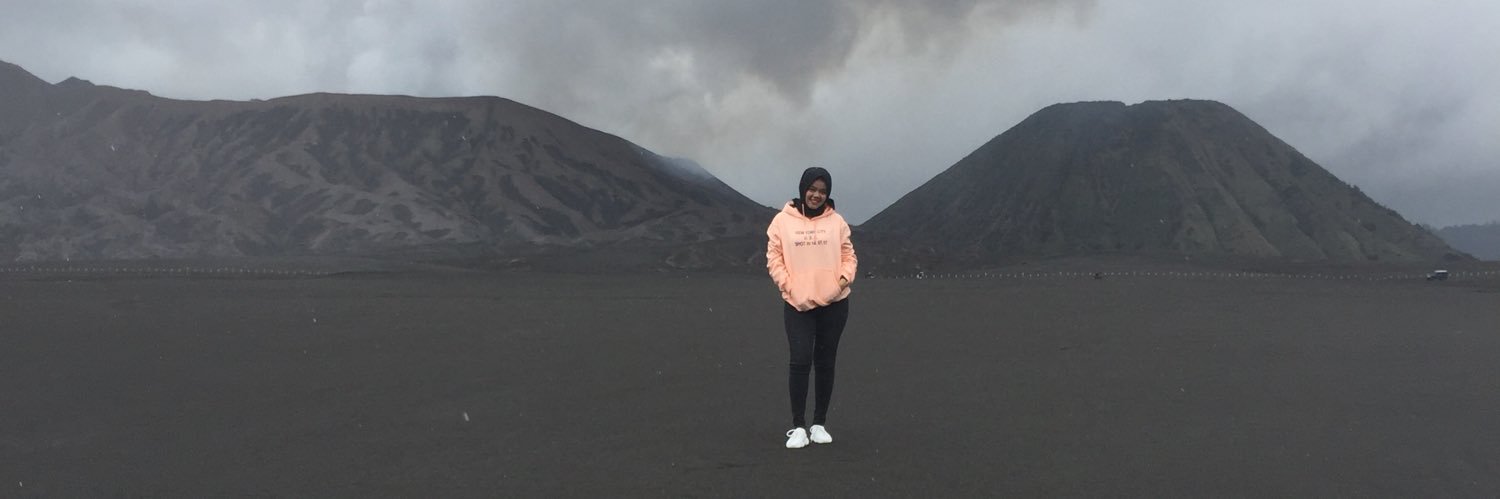 trijulie's profile banner image