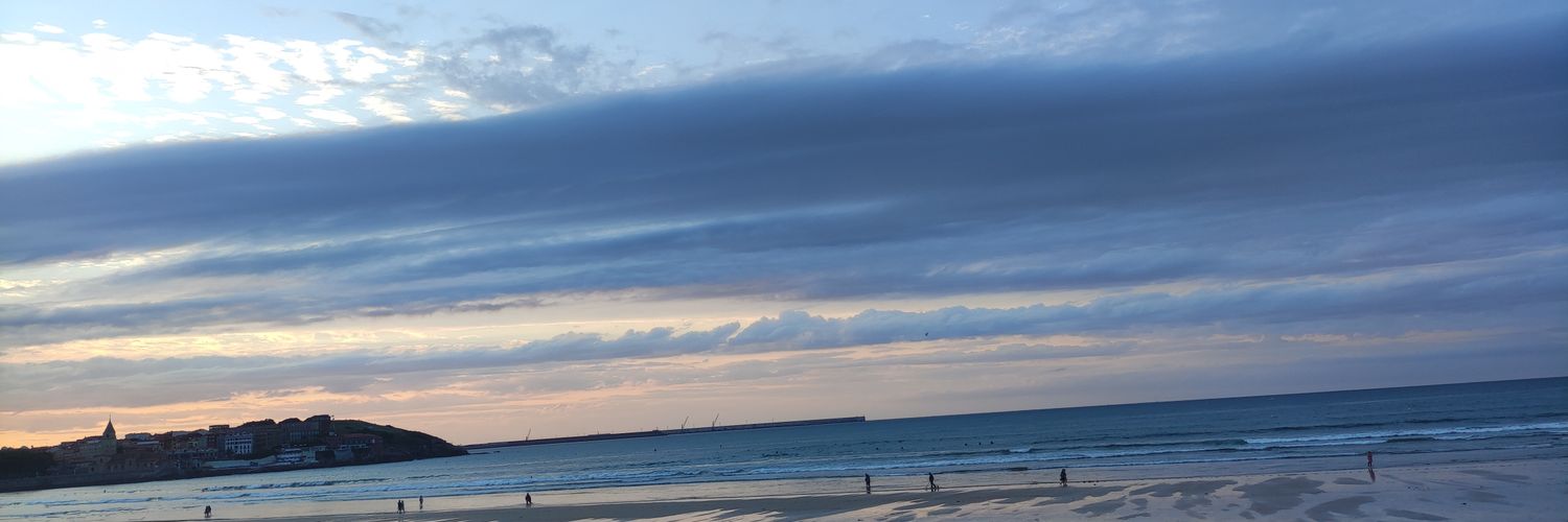 LauraHVazquez's profile banner image
