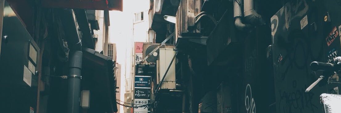 M banner