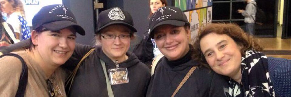 DanniMenz's profile banner image