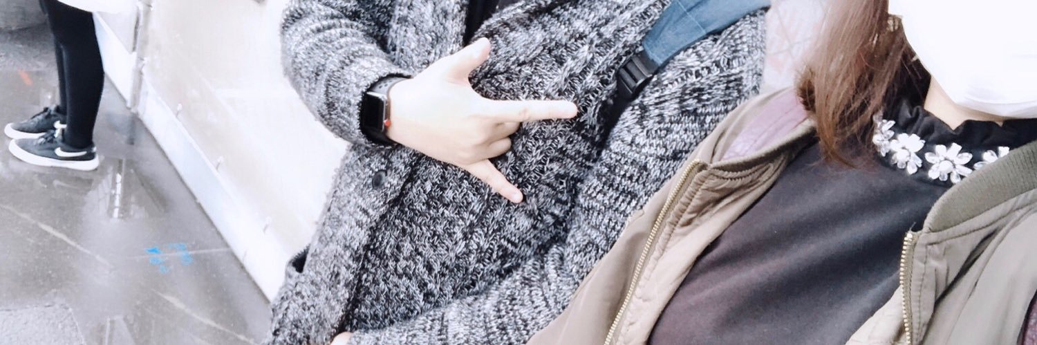 wShiow's profile banner image