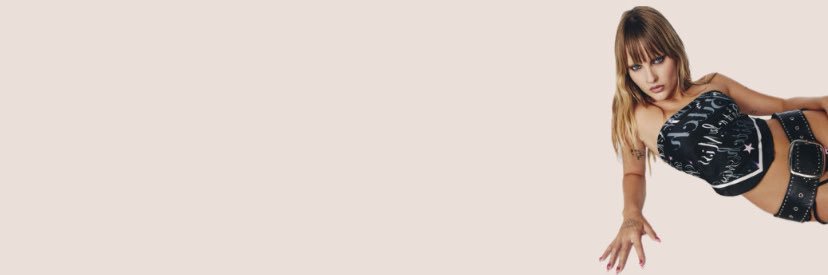 victoria de angelis banner