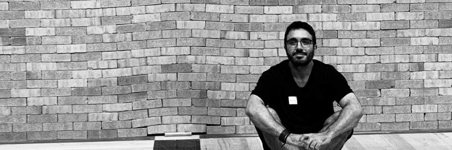 umbertoleon's profile banner image