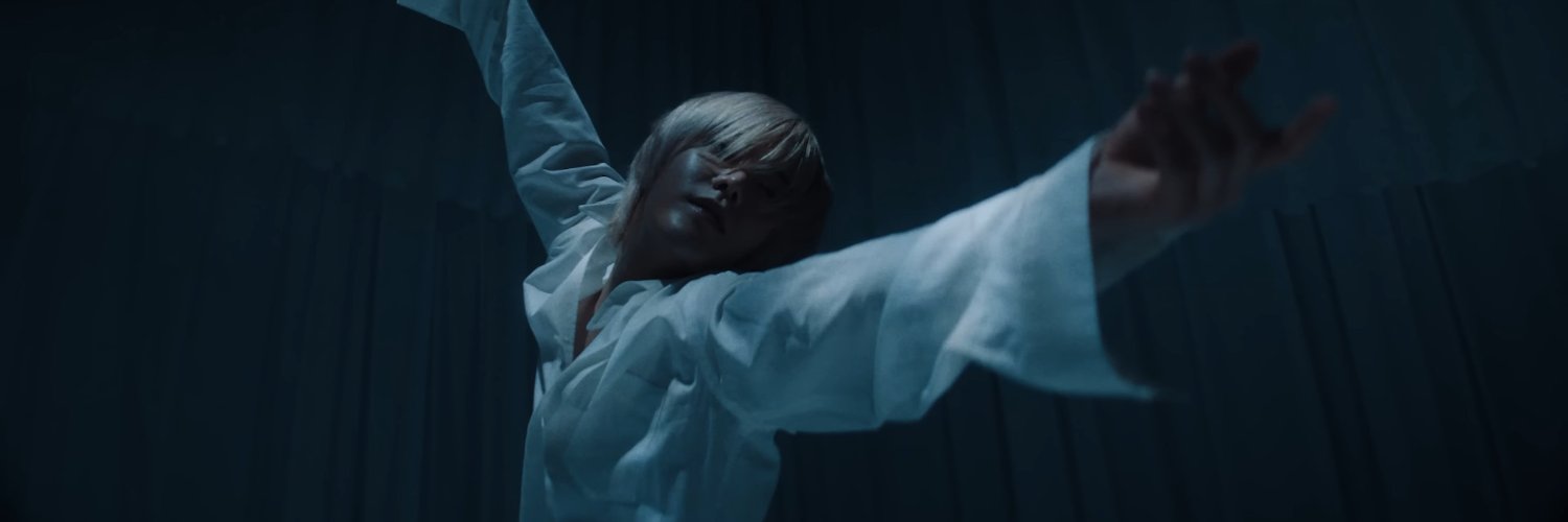 🦋's banner