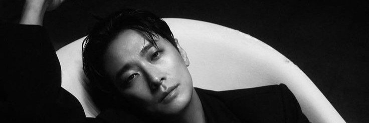 shzzirro's profile banner image