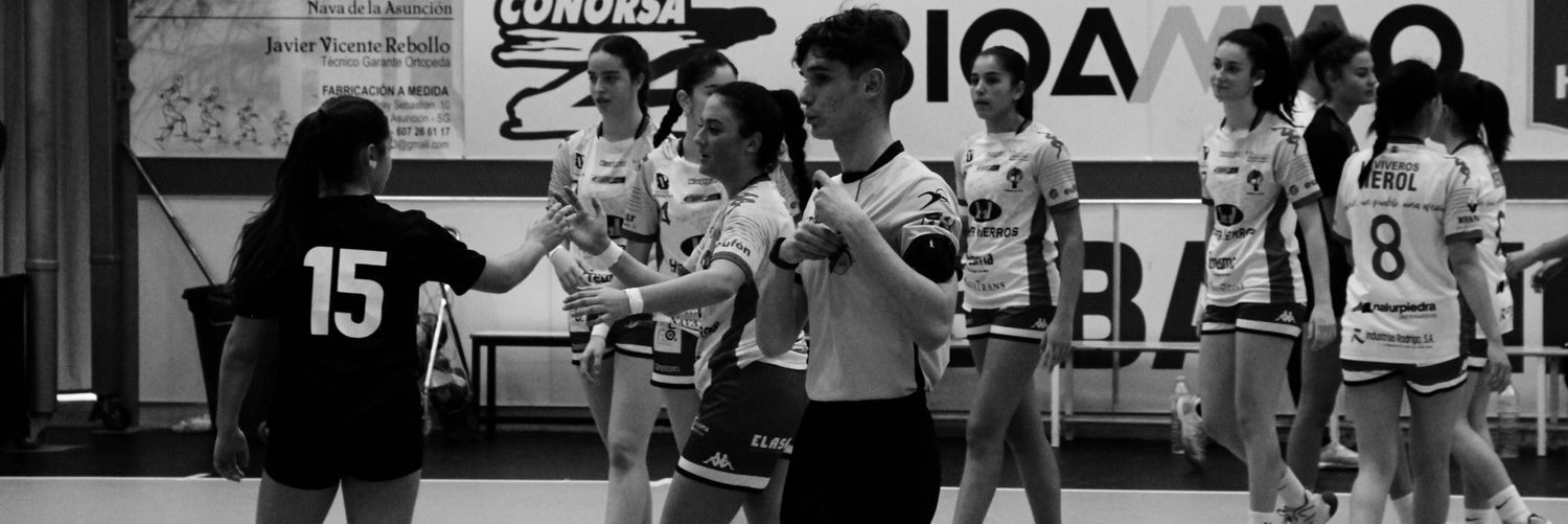 _laara17's profile banner image