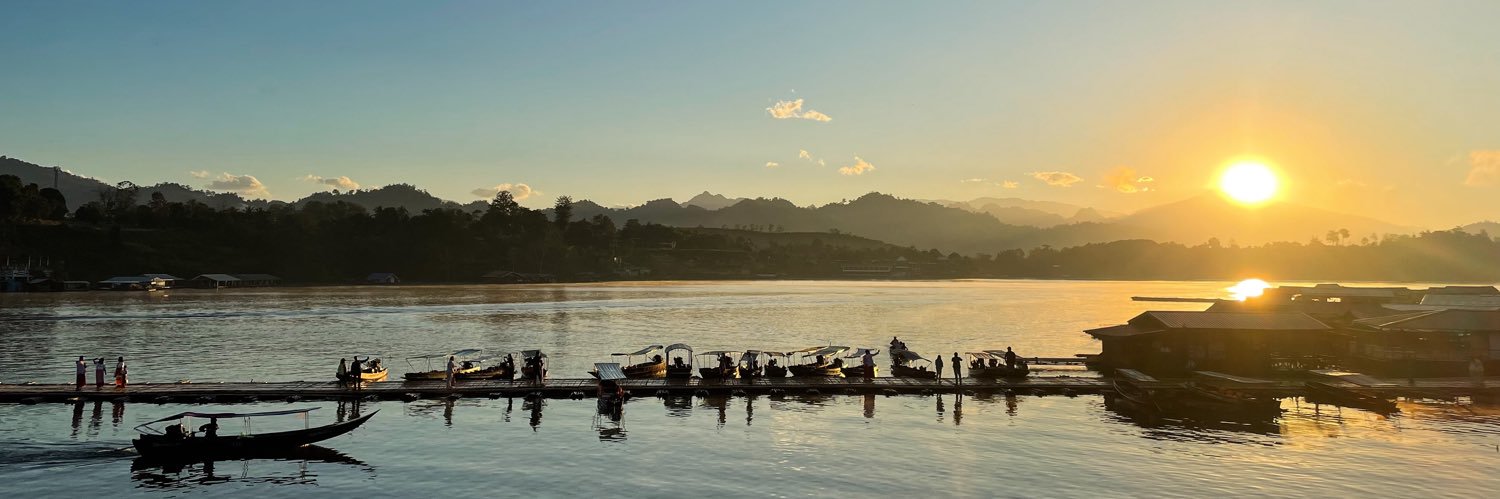 แ ม่ ห ญิ ง มุ ก banner