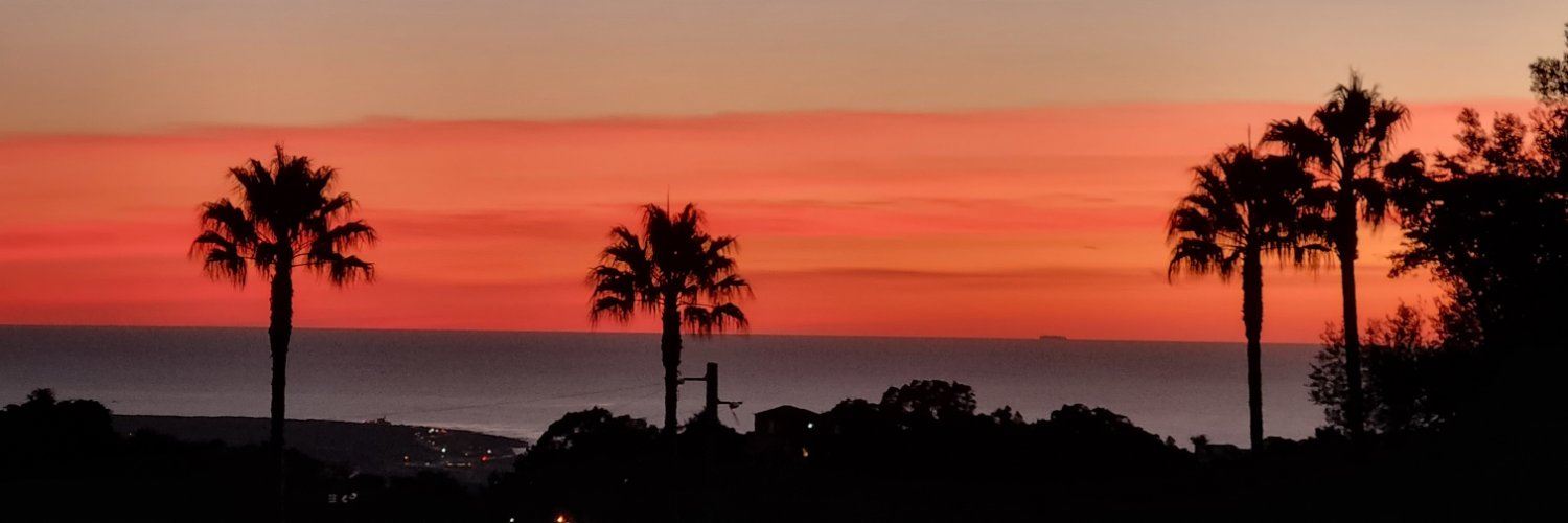 smoeka's profile banner image