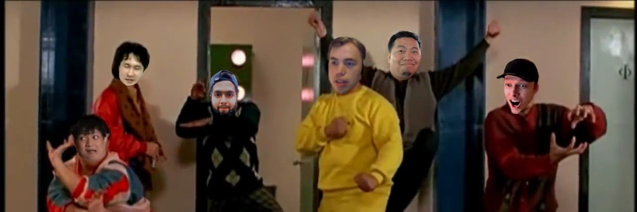 Andrew Mirror #StopTheWar banner