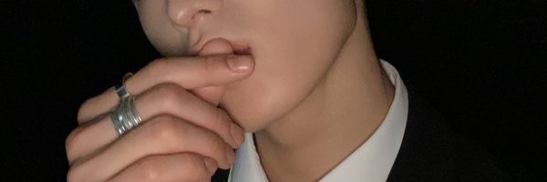 크림 Profile Banner