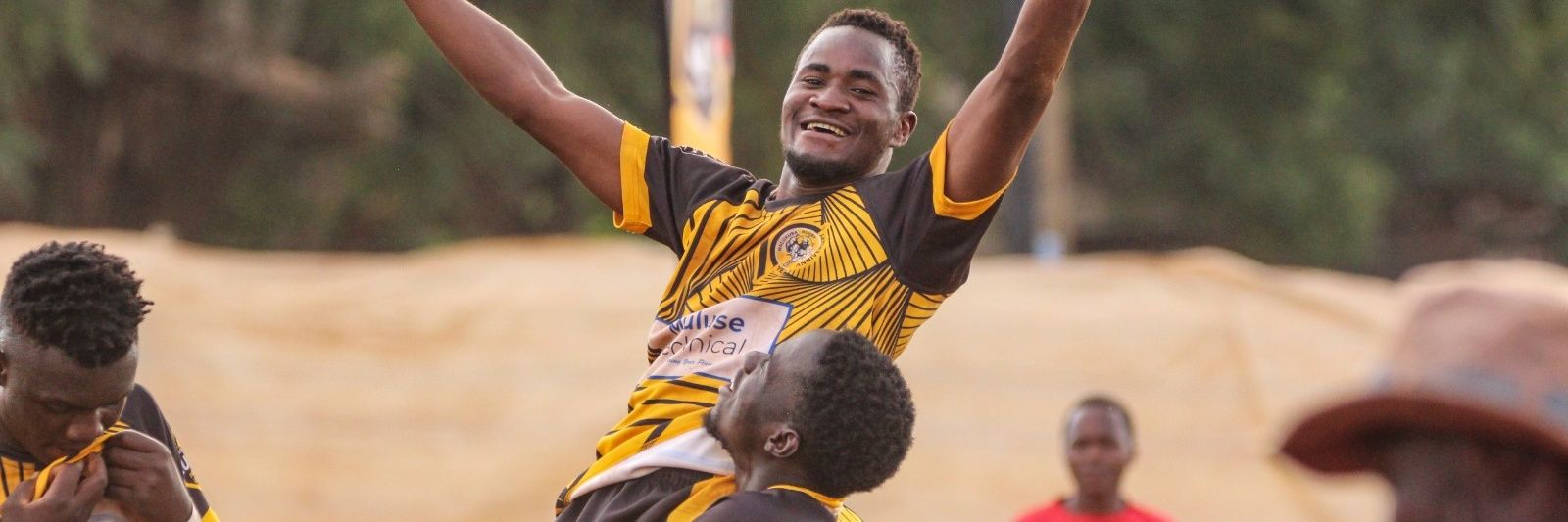 munyweeza's profile banner image