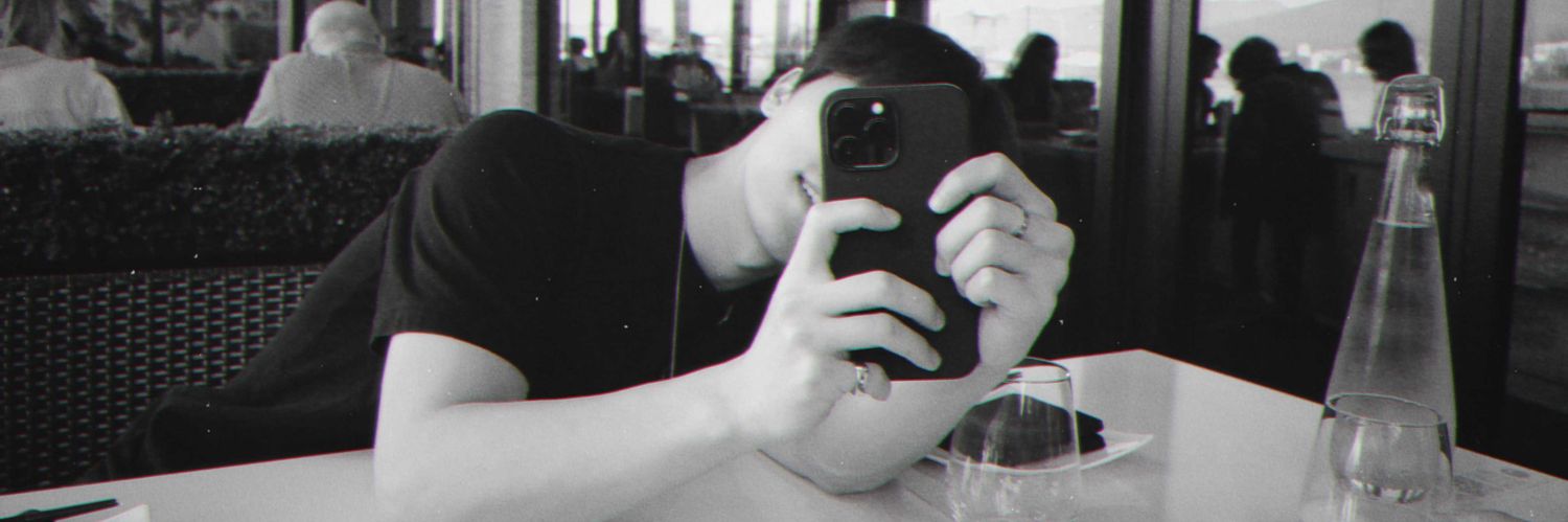 beomsells's profile banner image