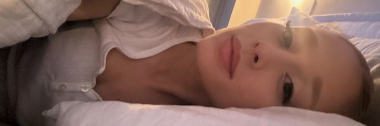 Miss Ariana🌸🫧 banner