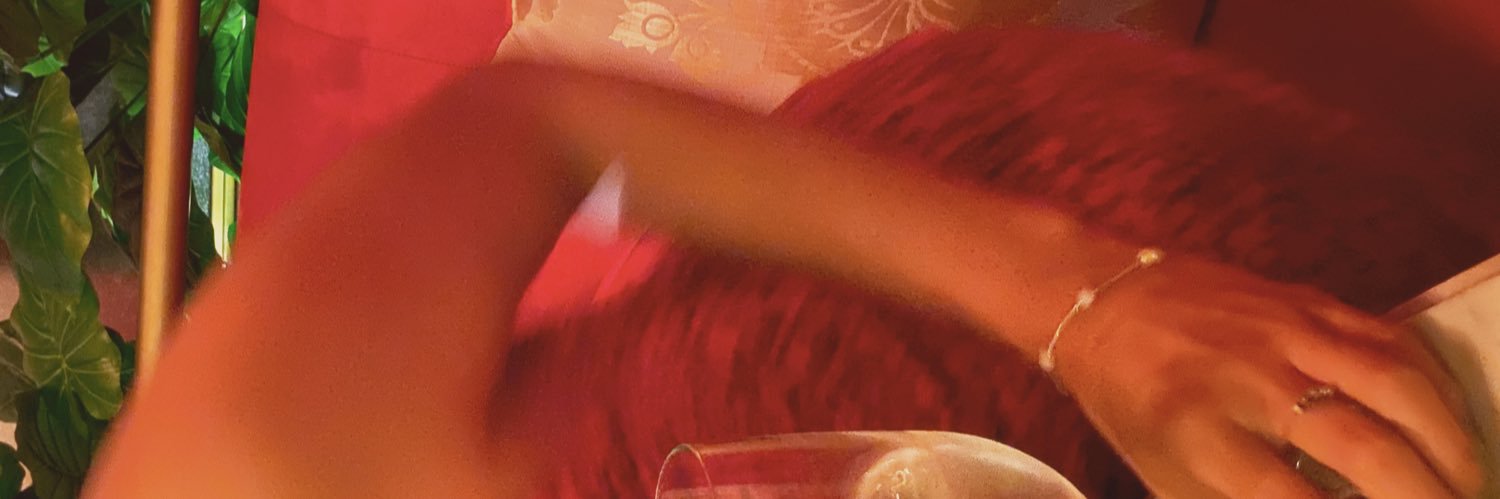 N banner
