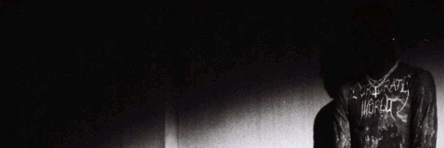 r 🦇 banner