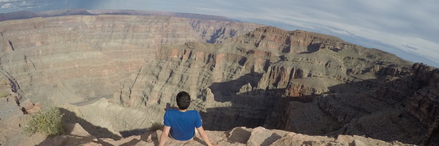 Julyyto's profile banner image
