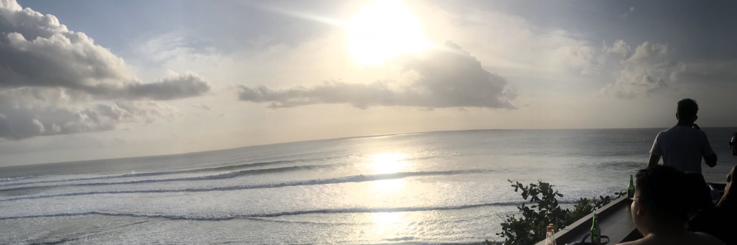 ipiins's profile banner image