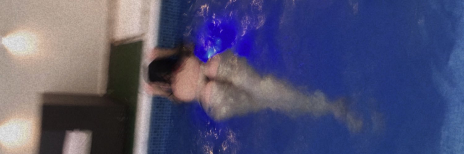 M banner