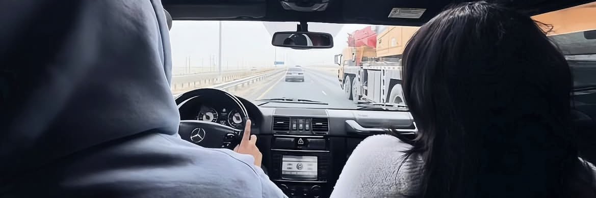 لـورا نایت's banner