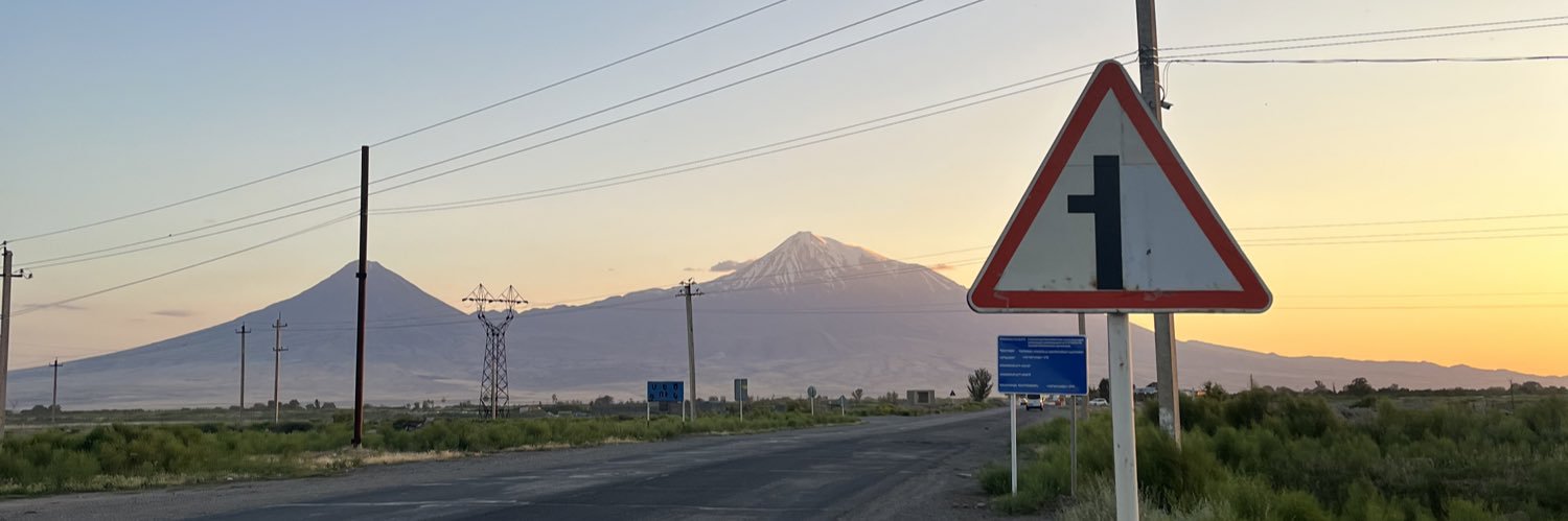 Լաու🇦🇲's banner
