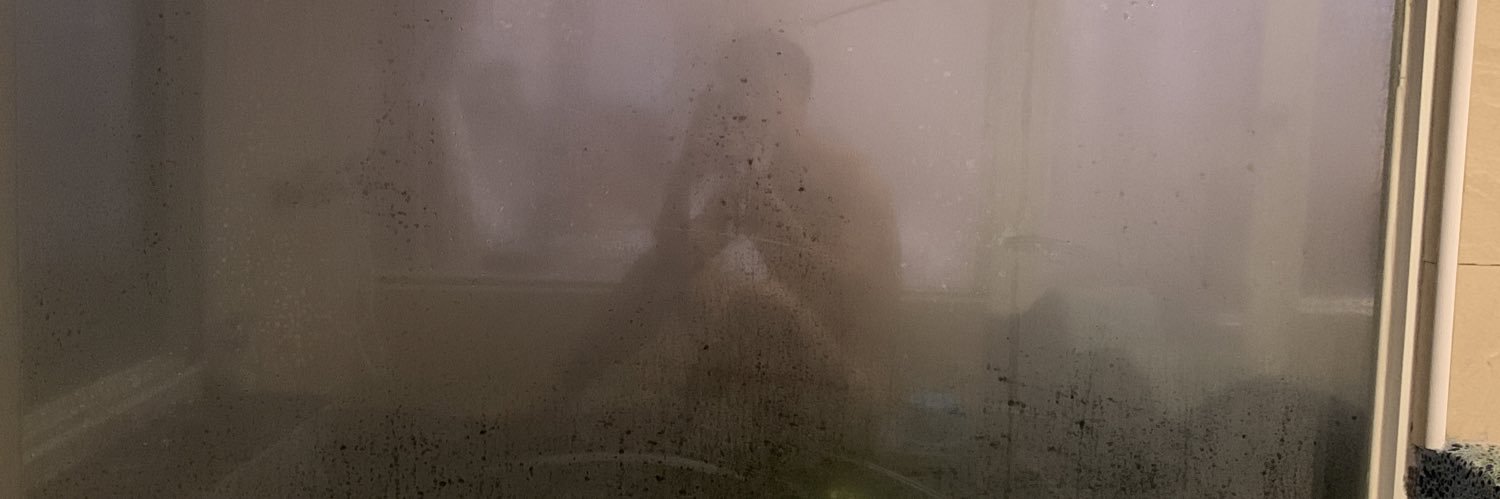 不愛穿衣服的偽體育生 banner