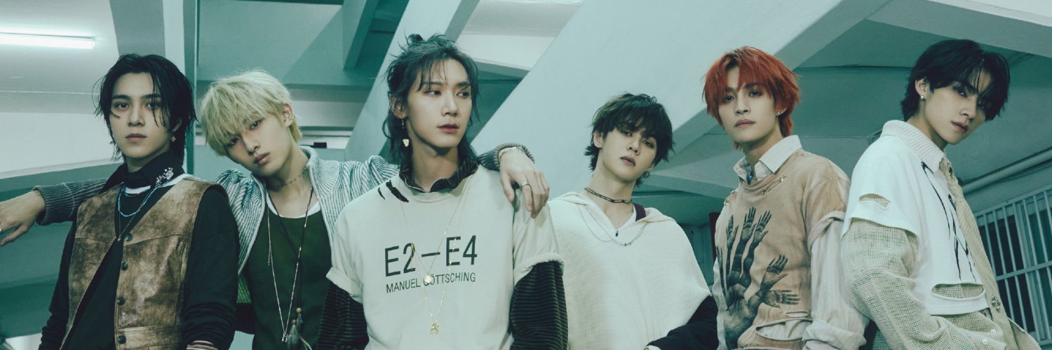 T's banner
