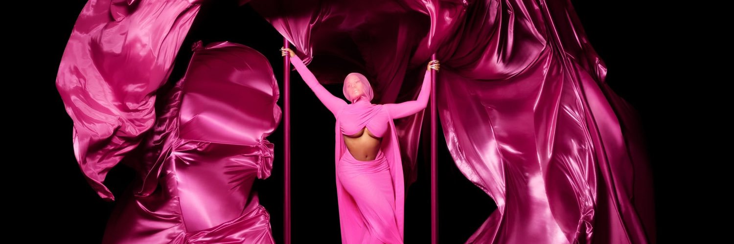 QUEEN banner
