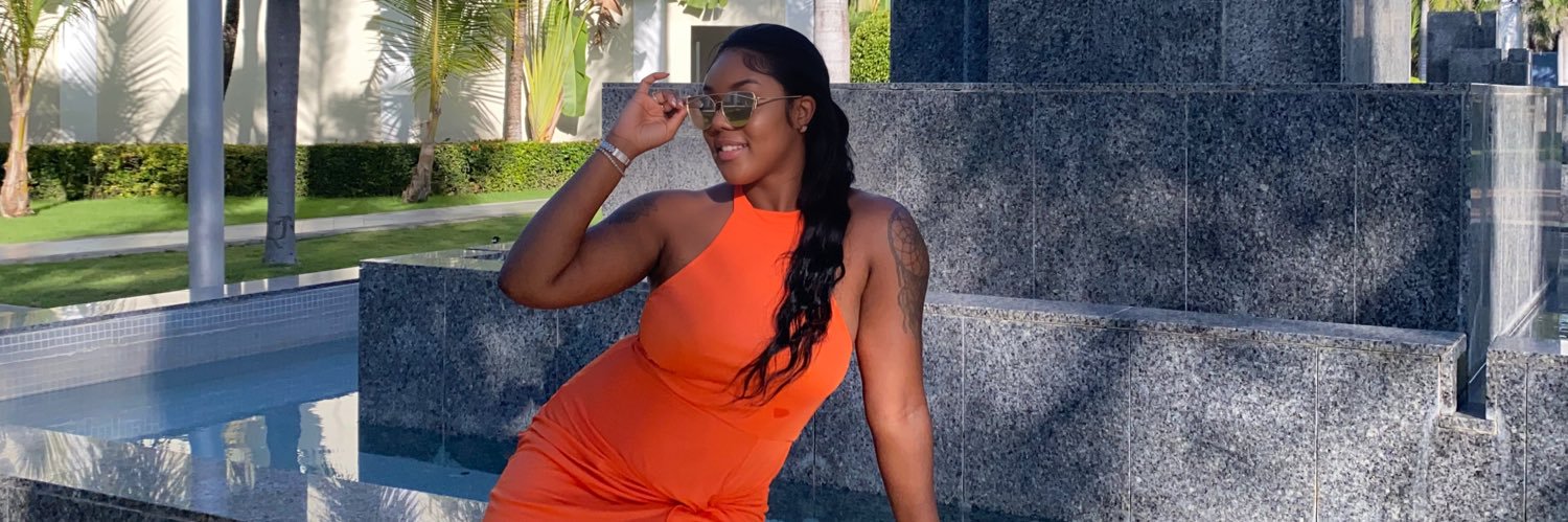 realshellybee's profile banner image