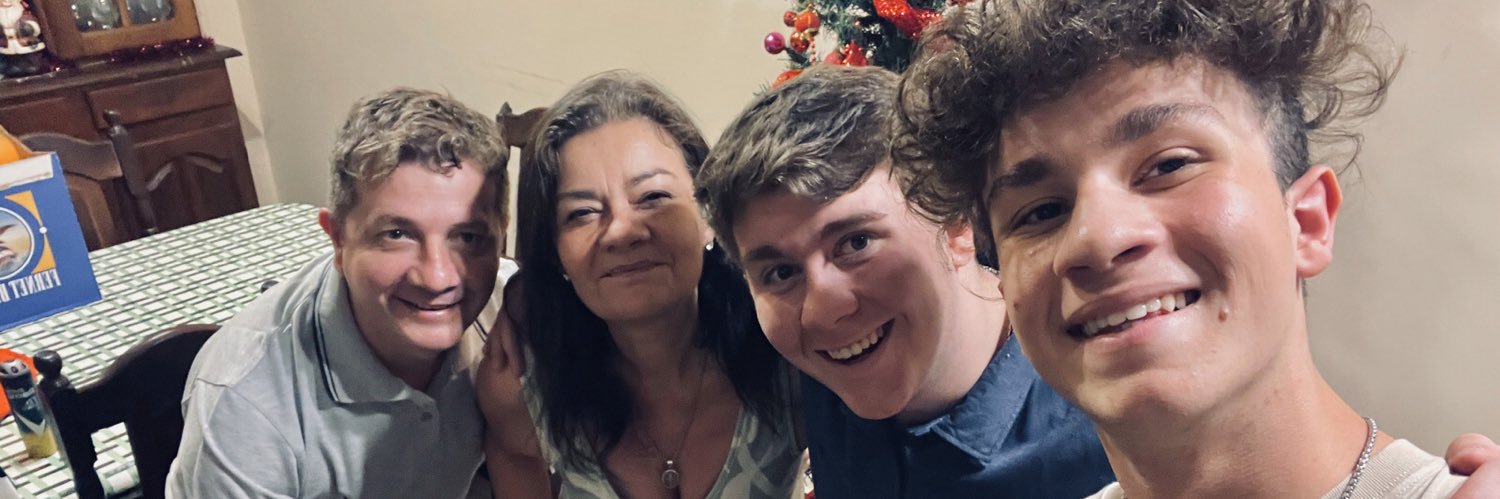 juanterlee's profile banner image