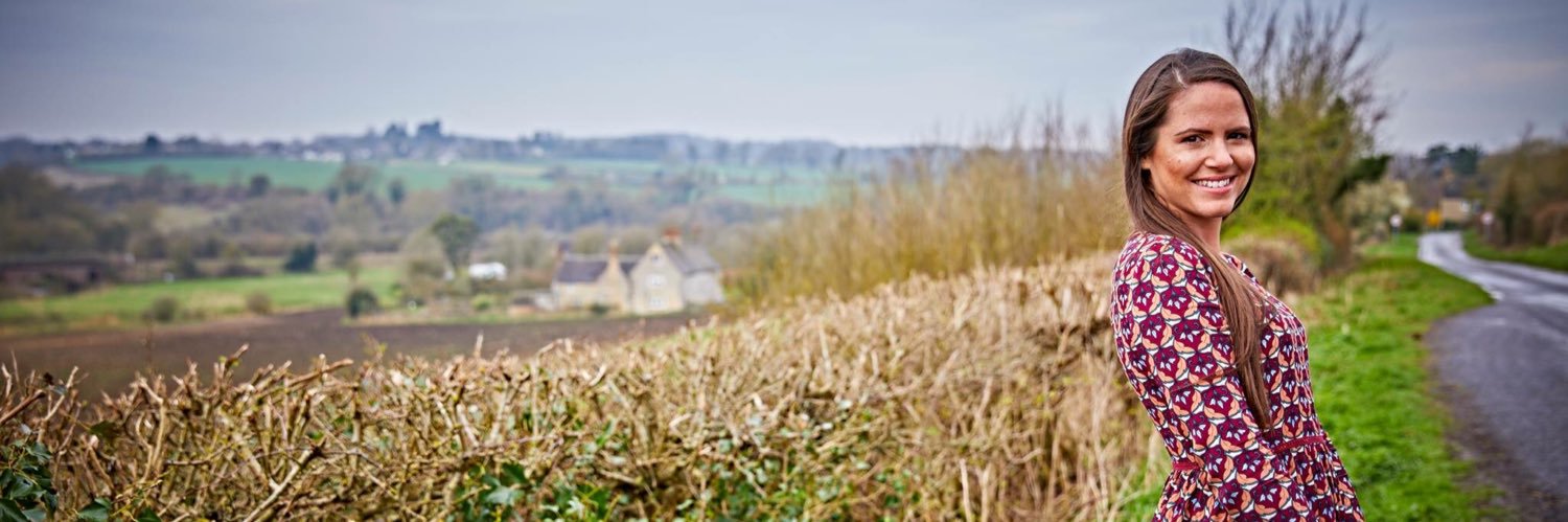 EstherMiranda85's profile banner image
