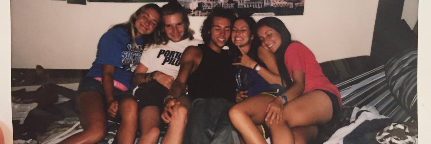 vernonanne_'s profile banner image